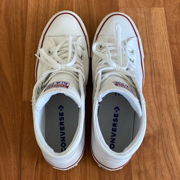 ❤️ Converse White Canvas Size 9.5 Sneakers Box included - Picture 2 of 14